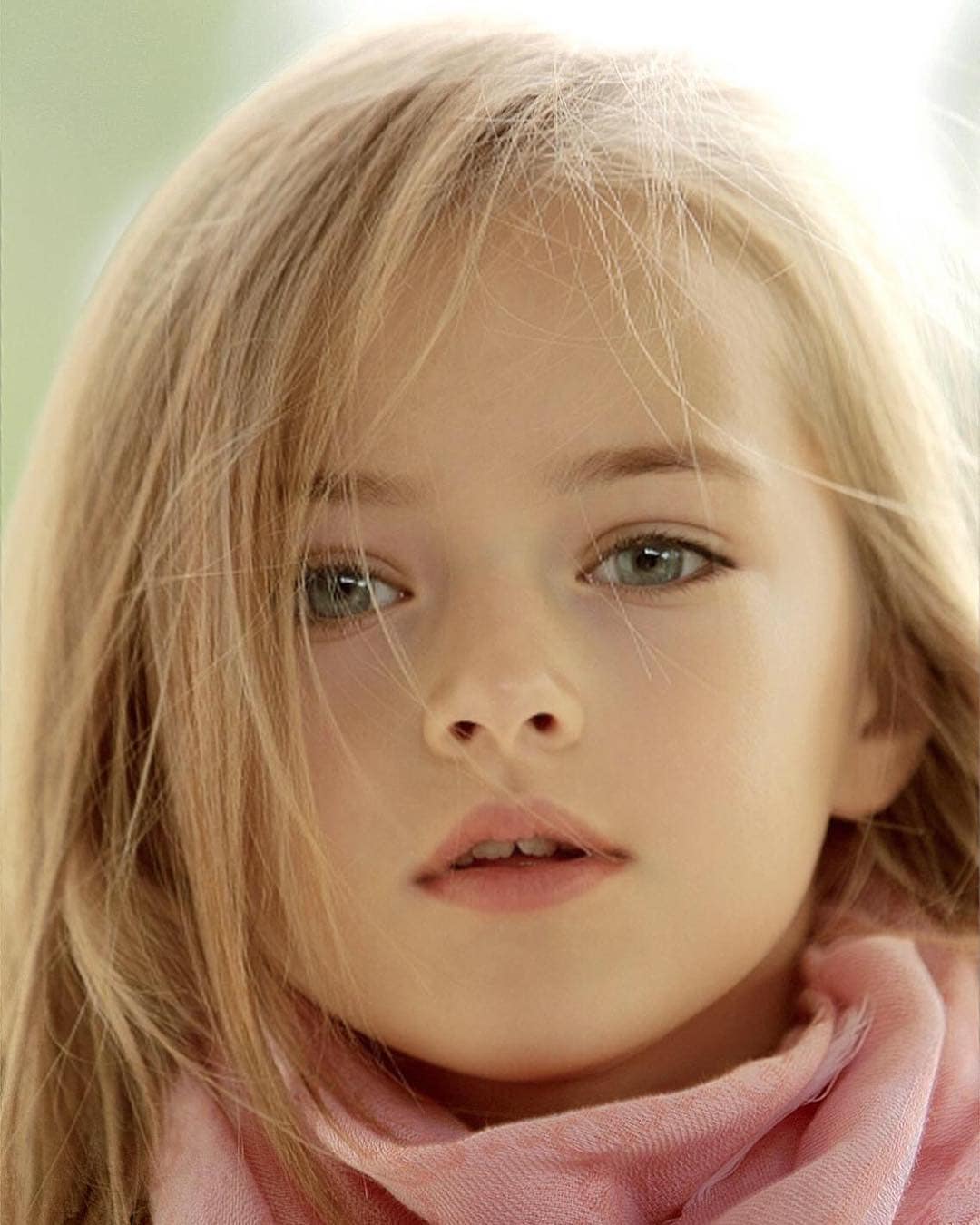 【衝撃】5年前「世界一の美少女」だと話題になったロシアの天使（当時8歳）、現在の姿がこちら… ポッカキット