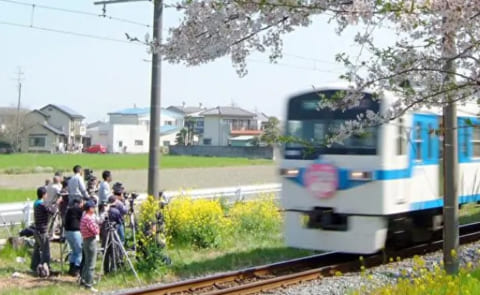 【衝撃】撮り鉄さん、一瞬で死んでしまう・・・（動画あり）