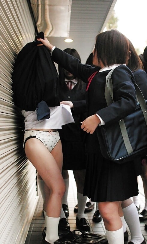 海外サイトで紹介されてる「日本の女子高生」のエロ画像が相変わらずやばい ポッカキット