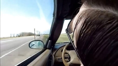 運転中にナルコレプシー（突然睡眠する病気）発症した男性の車内映像、めちゃくちゃ怖い