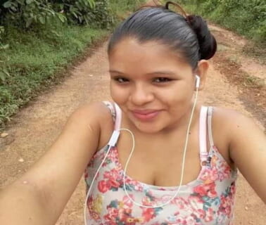 【閲覧注意】ジャングルで散々レ●プされた若い女性（24）、発見時の無修正映像がヤバい