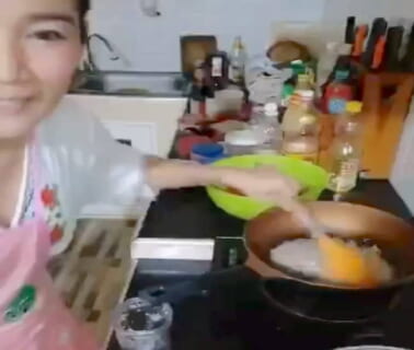 【閲覧注意】料理系YouTuberが生配信中に即死…その瞬間がヤバい…（動画あり）